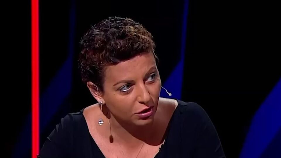 "Бензина нет? А раньше еда была по карточкам". Симоньян эмоционально заговорила о "свержении царя"