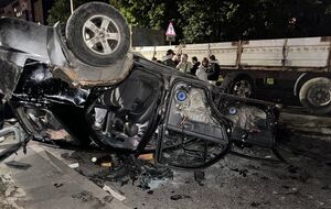 "Побили, затягли й утекли. Люди збунтувалися". У Львові перекинули автомобіль ТЦК. Відео
