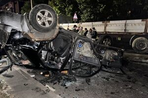 "Побили, затягли й утекли. Люди збунтувалися". У Львові перекинули автомобіль ТЦК