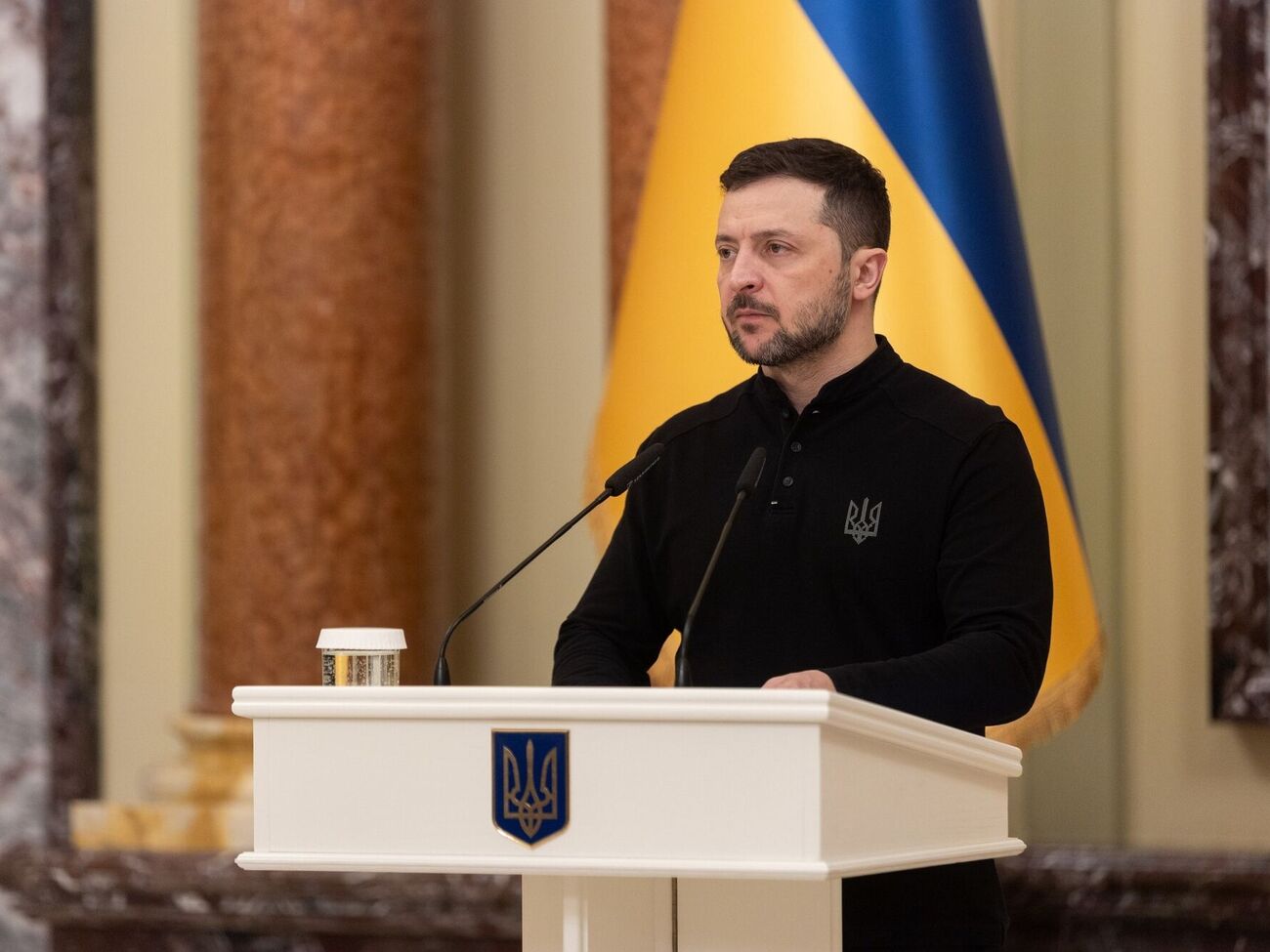"Ракети не мають лежати на складах". Зеленський зробив заяву про ППО