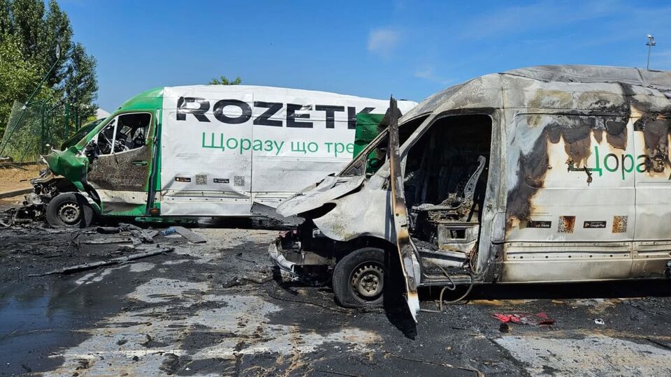 РФ ударила по складу Rozetka під Києвом, загинув працівник. Фото
