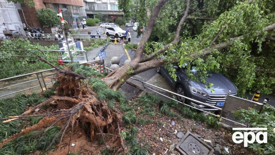 Китай накрыл тайфун. Эвакуировано более 1 млн человек