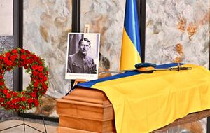 У Нідерландах провели ексгумацію останків першого лідера ОУН Коновальця. Де його перепоховають