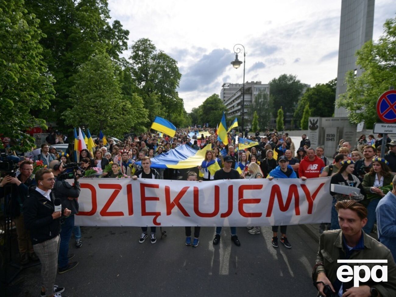 Майже 70% поляків підтримують депортацію безробітних українських чоловіків призовного віку – опитування