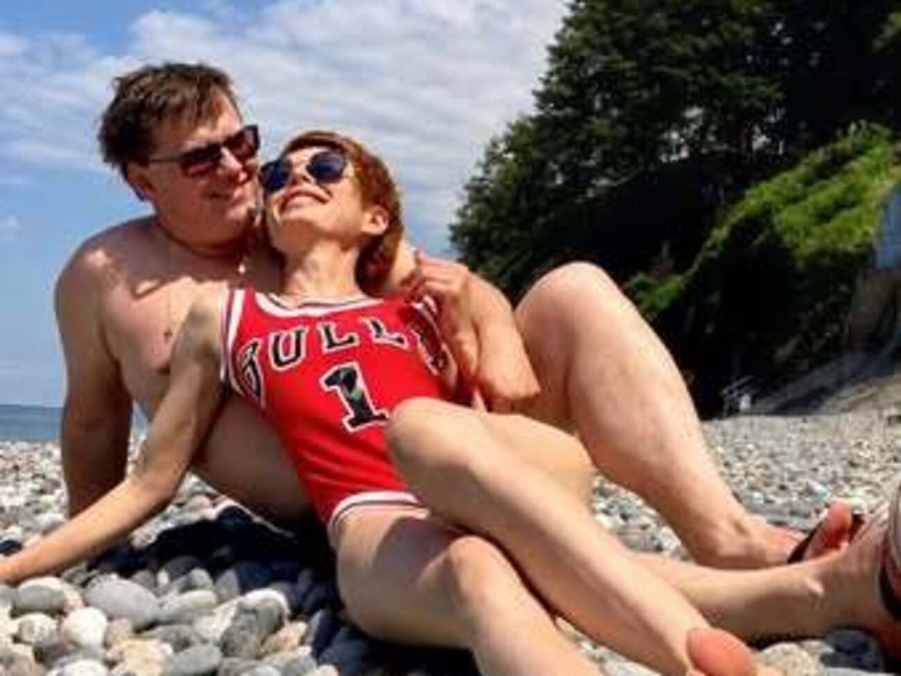 "Я живой человек". Ведущая Лебедь сделала уколы в интимную зону. Розенко бурно отреагировал