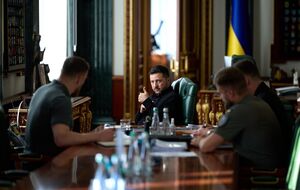 "Впервые в одной операции". Зеленский рассказал детали удара по Новороссийску и кораблям РФ