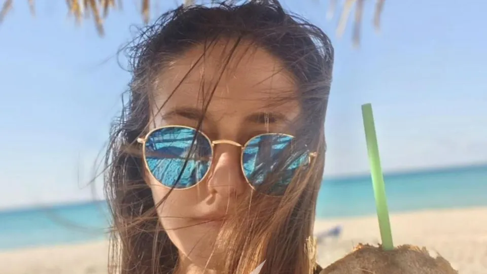 "Стыдно быть русской" и контент 18+. В Севастополе задержали подозреваемую в подрыве офицера РФ
