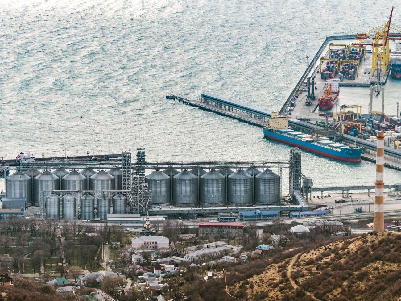 Третий крупный зерновой терминал Новороссийска остановился после ударов ВСУ