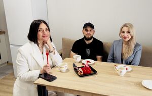 Фонд Рината Ахметова передал квартиру защитнику Мариуполя Михаилу Мурзе, который вернулся из плена