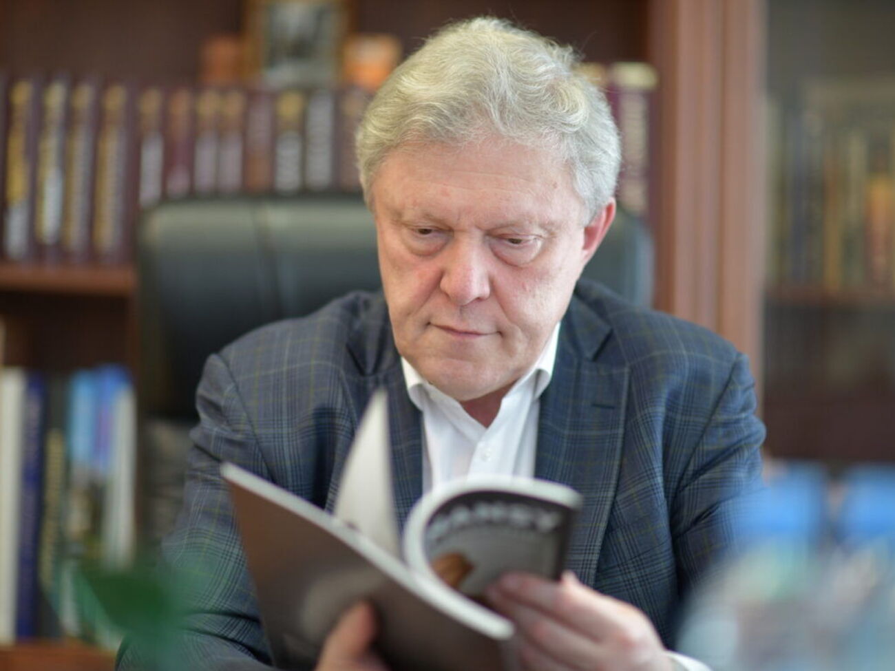 "Вас переїхала система", могила у Львові, затоплена шахта. Хто такий Явлинський, чию партію зняли з виборів у РФ. Головне
