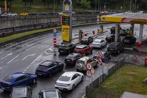 У Москві та регіоні після ударів українських БПЛА знову з’явилися черги на АЗС, бензину немає – російські ЗМІ