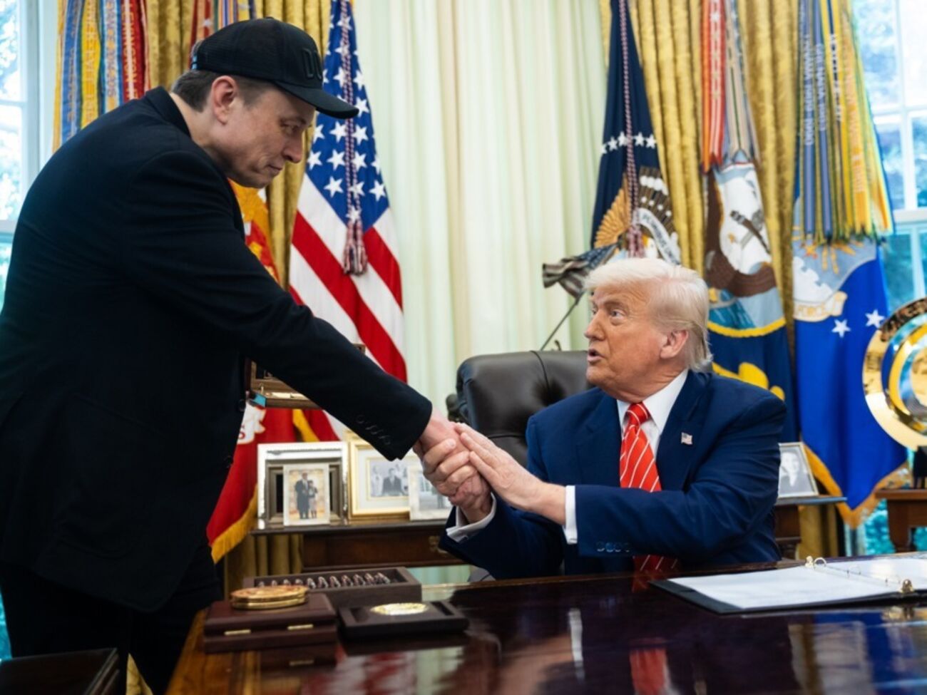 Трамп і Маск воз'єдналися після сварки. WSJ написала, чому це вигідно їм обом
