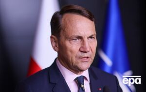 Сикорский призвал создать "Европейский легион" и задействовать в нем украинских ветеранов. Подробности