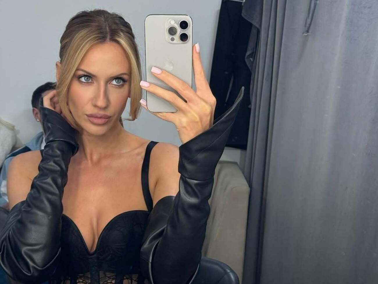 Нікітюк "підпалила" мережу зухвалим fashion-образом. Пікантні фото 38-річної зірки