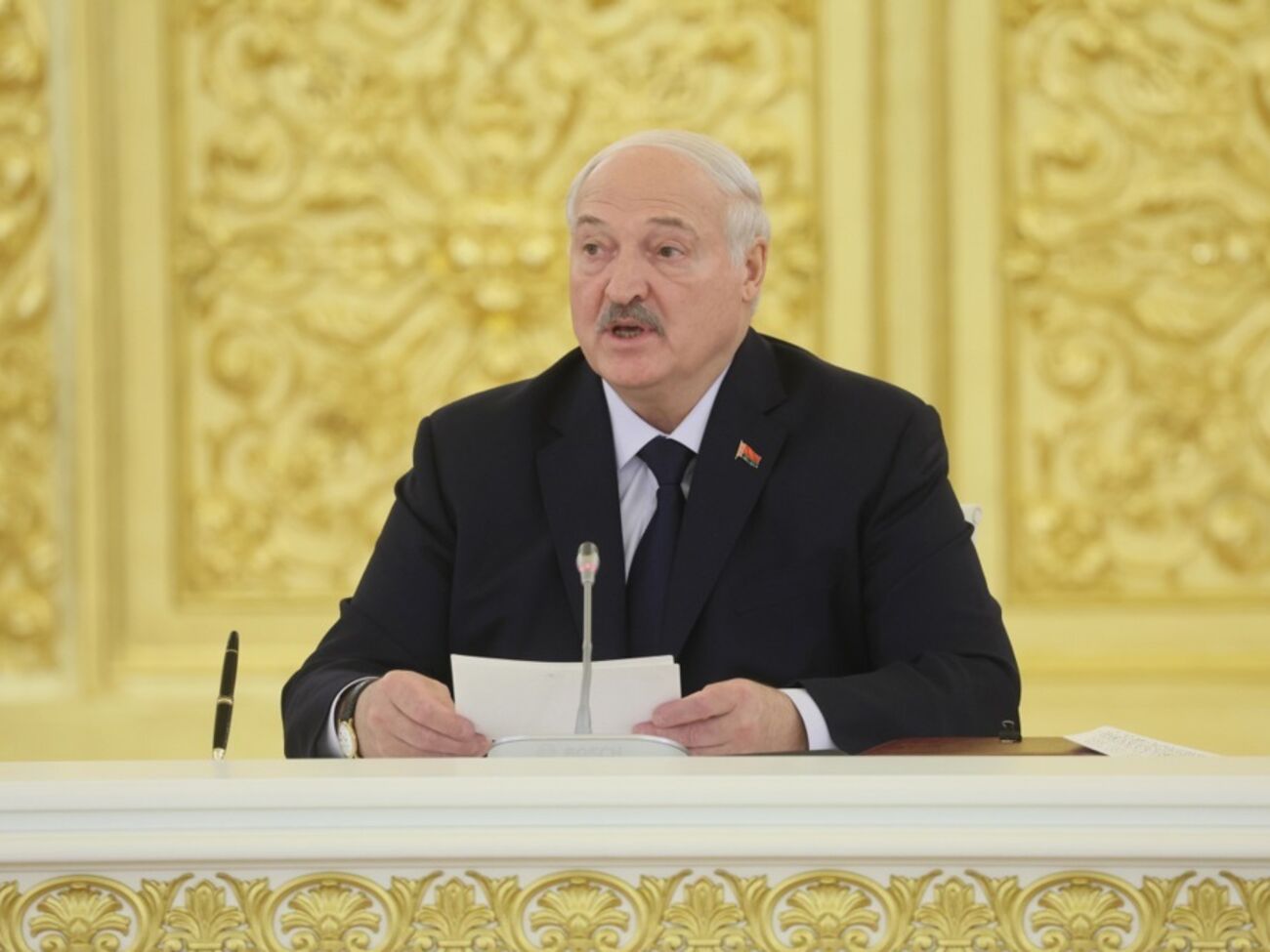 Лукашенко назвал белорусов "русскими со знаком качества"