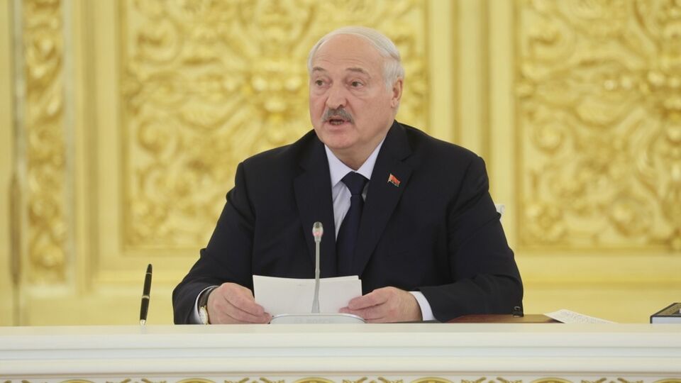 Лукашенко назвал белорусов "русскими со знаком качества"