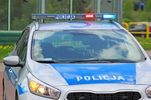 Выкрутили руки и угрожали. В Польше напали на двух детей из-за украинского языка