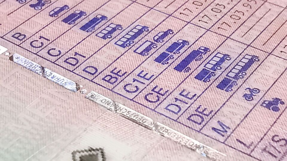Українцям у Німеччині дозволять обмінювати водійські права без іспитів