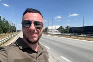 "Місто на хвилі". Фотограф Ревуцький показав справжнє життя прифронтового Миколаєва