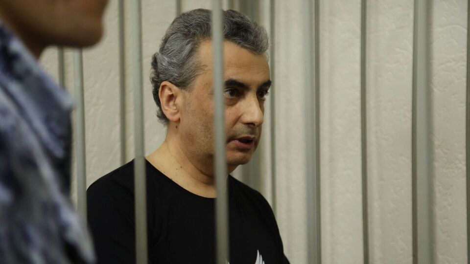 Зампреда "Яблока" в РФ приговорили к 11 годам и месяцу колонии за репост и дебаты о войне