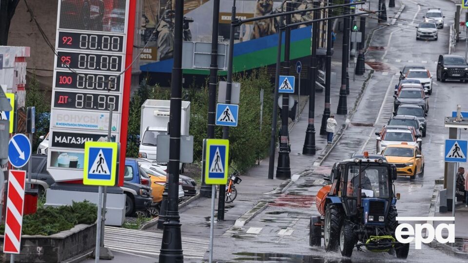 "Снова километровые очереди, дефицит и нытье". В РФ – вторая волна проблем с топливом