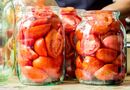 Эта заготовка станет любимой. Вкусные и пикантные консервированные помидоры