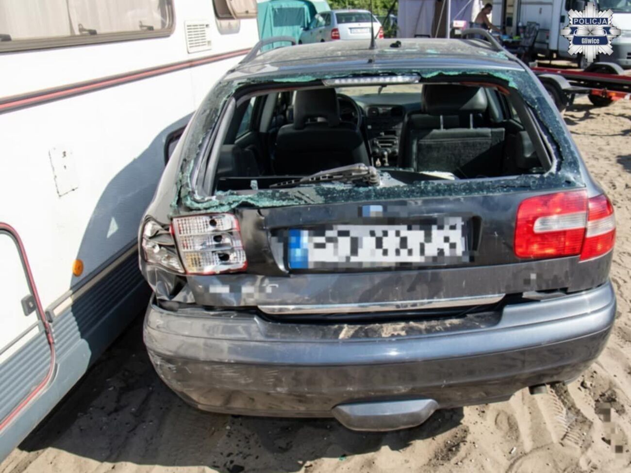 Пошкодив 10 автомобілів і в’їхав у намет. У Польщі затримали українця із понад 1,8 проміле в крові