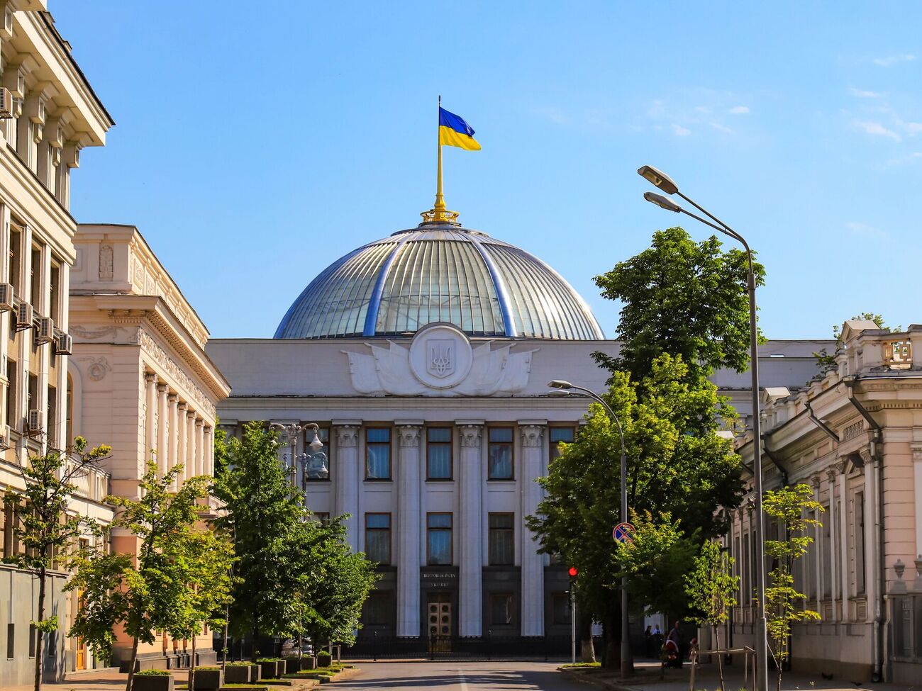 Верховна Рада може переїхати в інше місце. Нардеп розкрив деталі