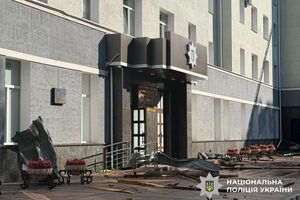 По будівлі поліції в Житомирі був подвійний удар. Загинули правоохоронці, понад 40 постраждалих. Фото