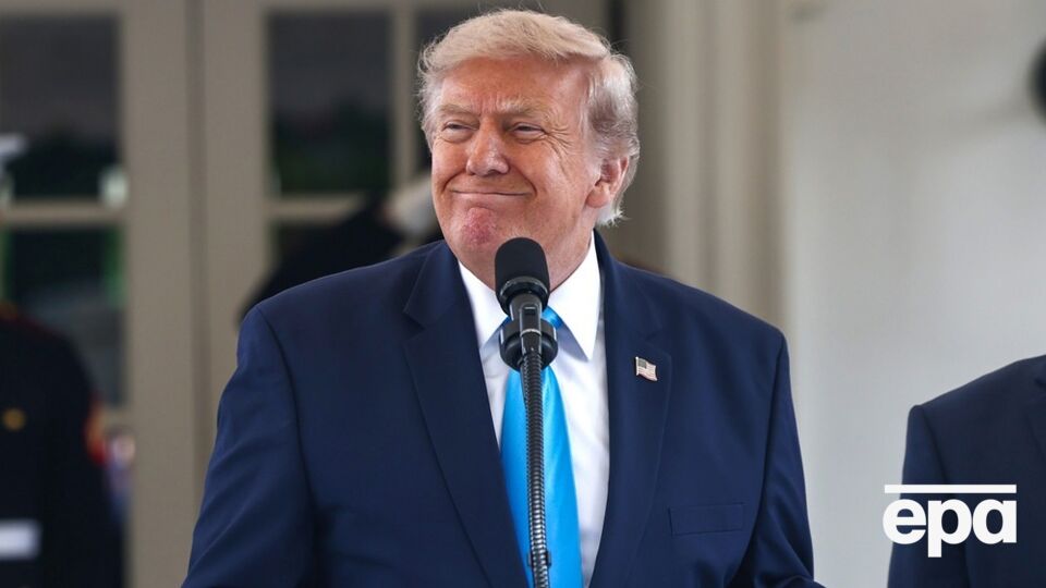 Дописи Трампа у Truth Social почали продавати за $100 тис. на місяць. АР пояснило, кому це вигідно