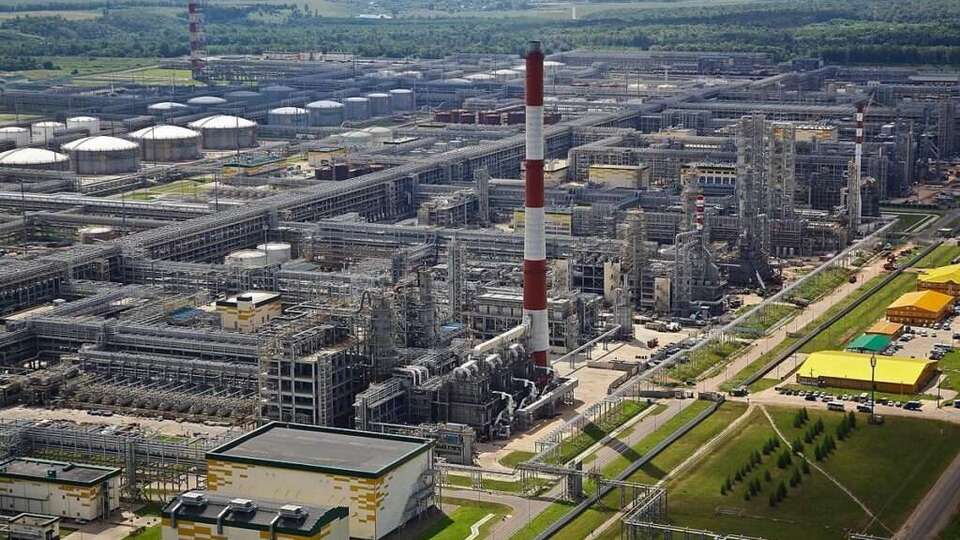Украина атаковала один из крупнейших НПЗ России и ключевой терминал в Краснодарском крае. Видео