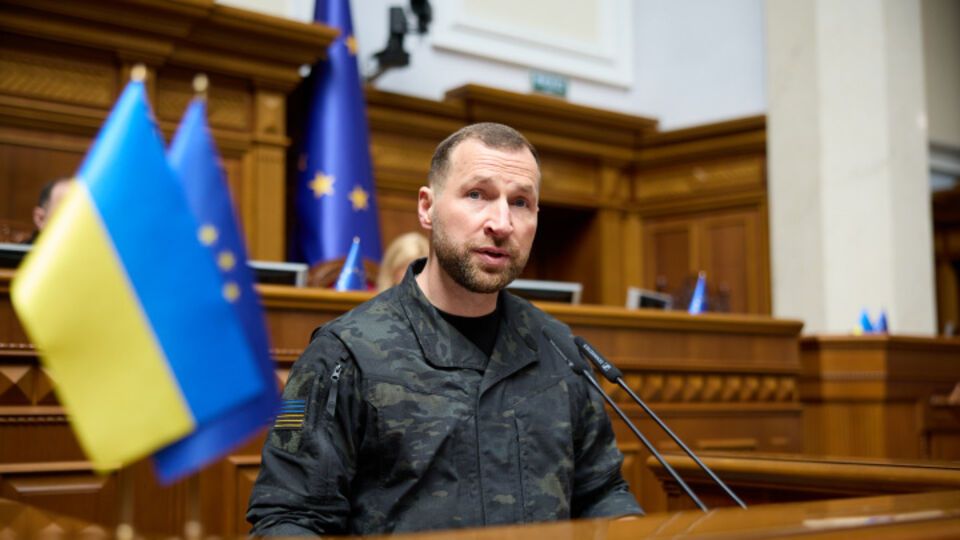 У Міноборони уточнили, як Хмару звільнили з військової служби