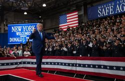 Трамп оголосив про нову, "нищівну економічну" операцію проти Ірану. Що вона передбачає