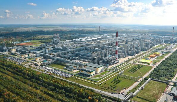 Україна атакувала один із найбільших НПЗ Росії та головний термінал у Краснодарському краї. Відео