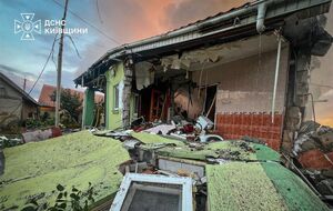 Киевская область всю ночь была под атакой РФ. Горели склады, АЗС и дома. Фото