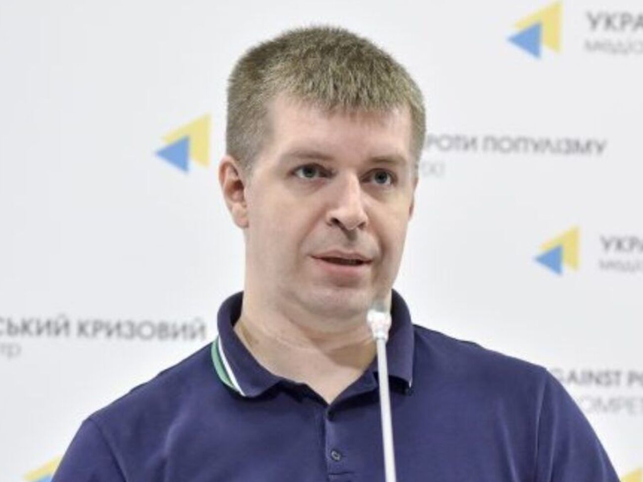 Даже если он рвется штурмовать посадку, Федорову нельзя на фронт