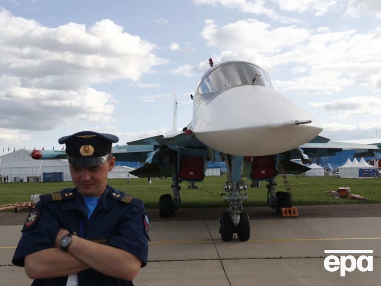 Україна вдарила по російському військовому аеродрому, пошкоджено бомбардувальник – Зеленський