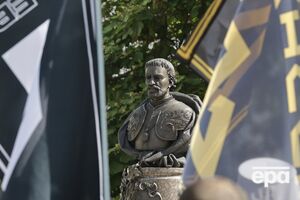 На місці Леніна – Мазепа. Зеленський підписав указ про встановлення пам’ятника у Києві