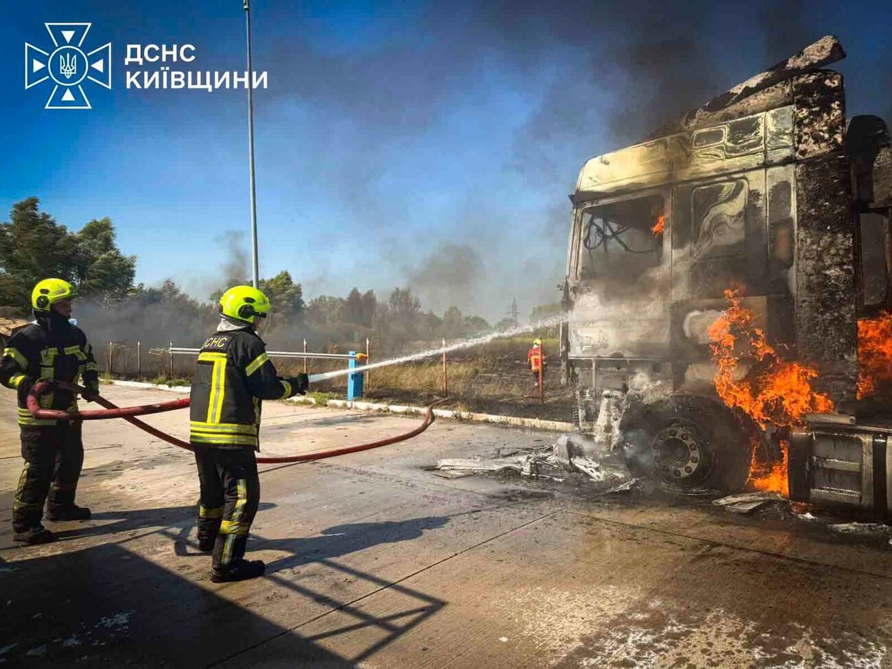 РФ ударила балістикою по Київській області. Є загиблі й поранені, серед них дитина. Фото