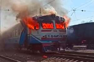 Очередной удар РФ по железной дороге, под атакой оказалась электричка. Есть погибшие и раненые
