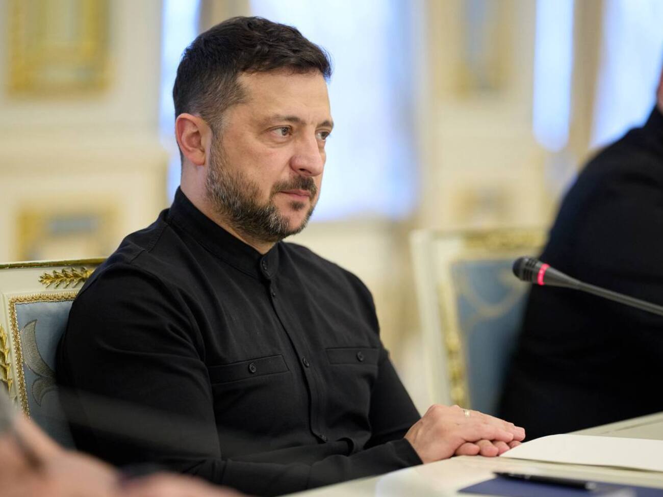 Зеленський: Якщо ми хочемо розвалити країну, то в час такої війни можемо рухатися в напрямку виборів