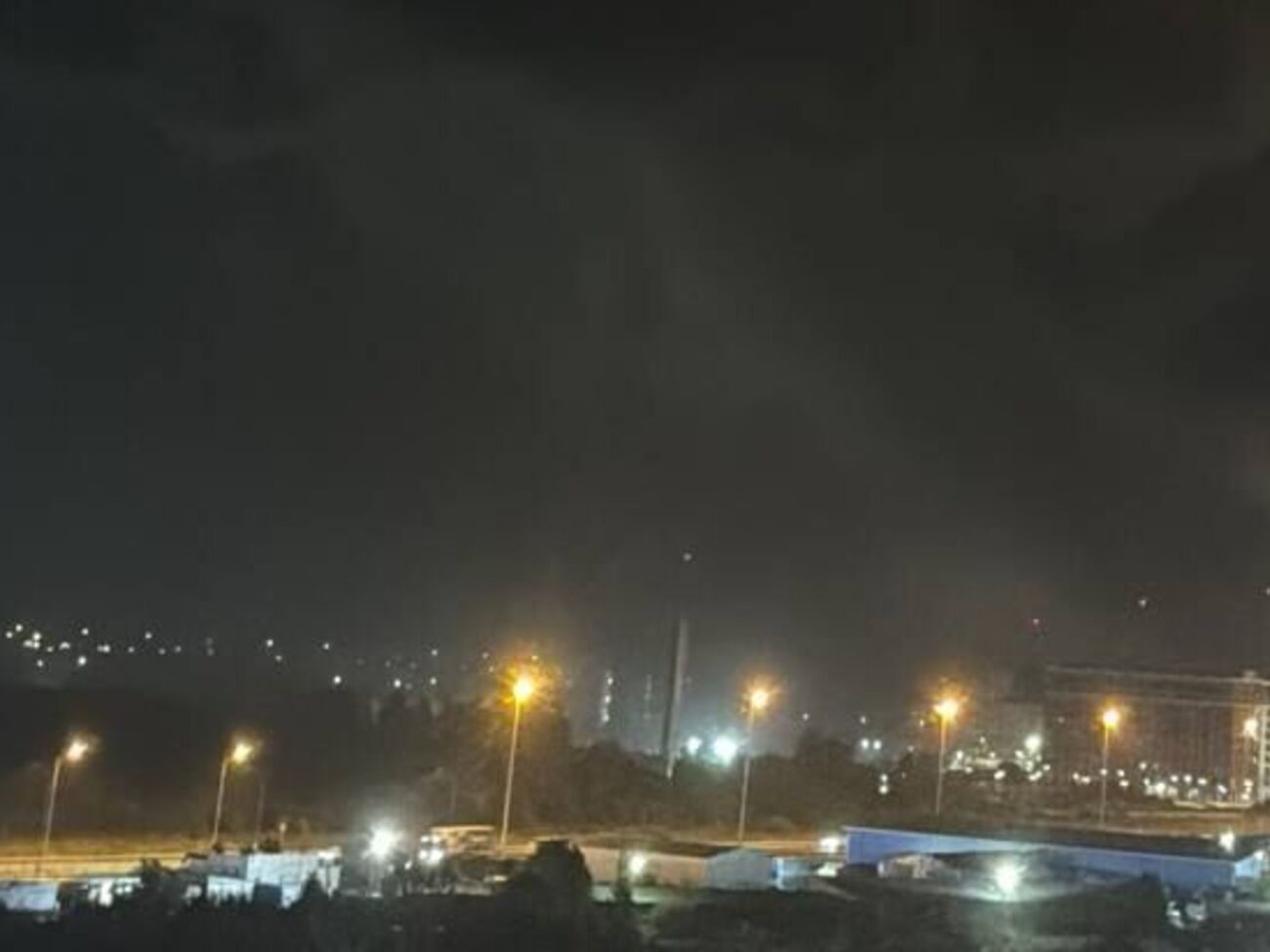 У Петербурзі – масштабна пожежа в промисловій зоні поблизу Ozon. Що відомо