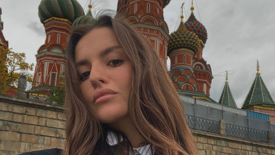 "Все просто как в кино, двигаться нельзя". Бывшая участница Pussy Riot рассказала, как ее завербовала ФСБ