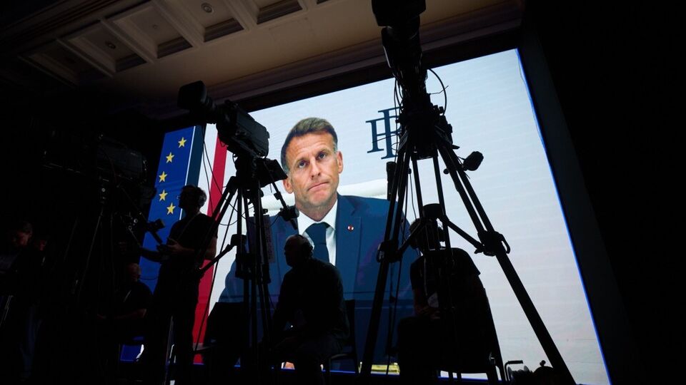 "Произошло большое изменение". Макрон инициировал новый вид санкций против России. О чем речь