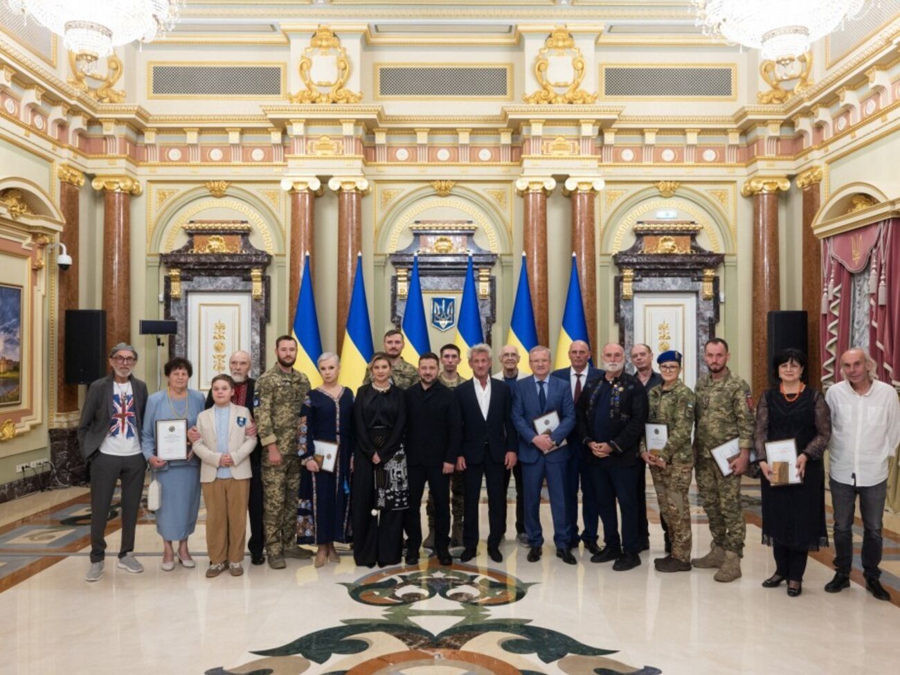 Зеленський нагородив директора Придніпровської ТЕС відзнакою "Національна легенда України"