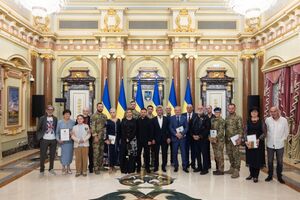 Зеленський нагородив директора Придніпровської ТЕС відзнакою "Національна легенда України"