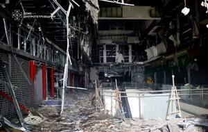 "Є буквально хвилинка-дві". Радник Зеленського закликав залишати ТРЦ на тлі нової тактики РФ
