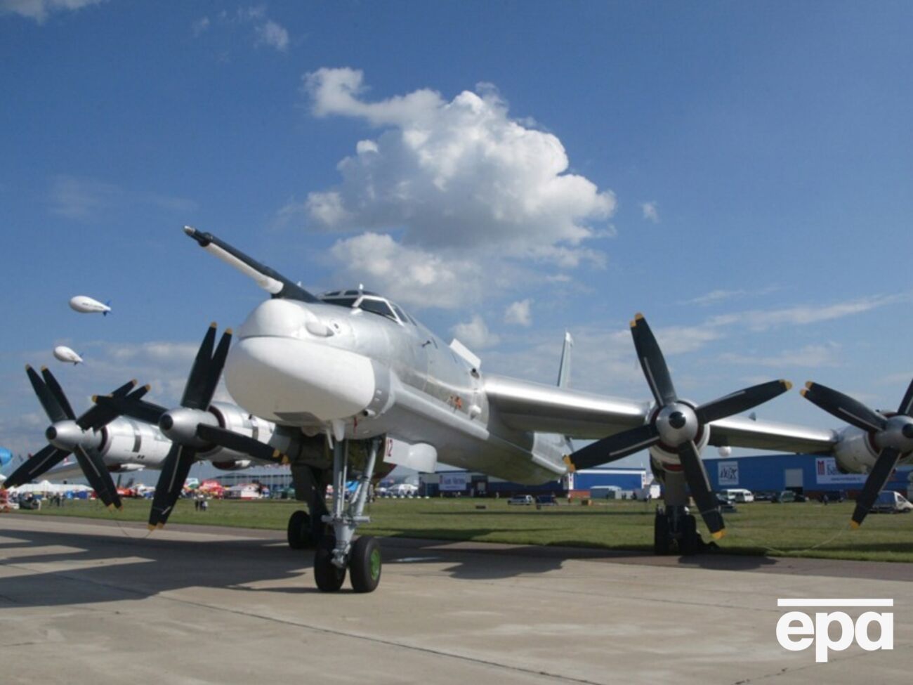 Сили оборони уразили ракетоносій Ту-95МС на авіабазі "Енгельс" у РФ