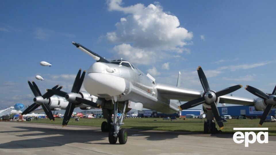 Сили оборони уразили ракетоносій Ту-95МС на авіабазі "Енгельс" у РФ