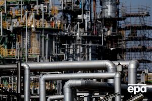 На тлі рекордних ударів України Росія продовжила заборону на експорт пального